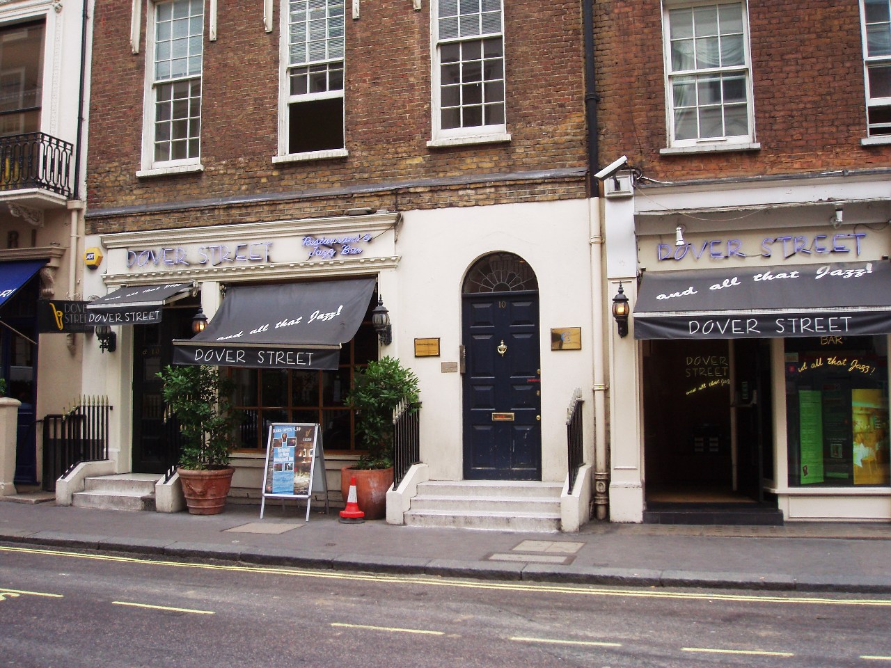 A guide to Dover Street, Mayfair: galleries, fashion and more
