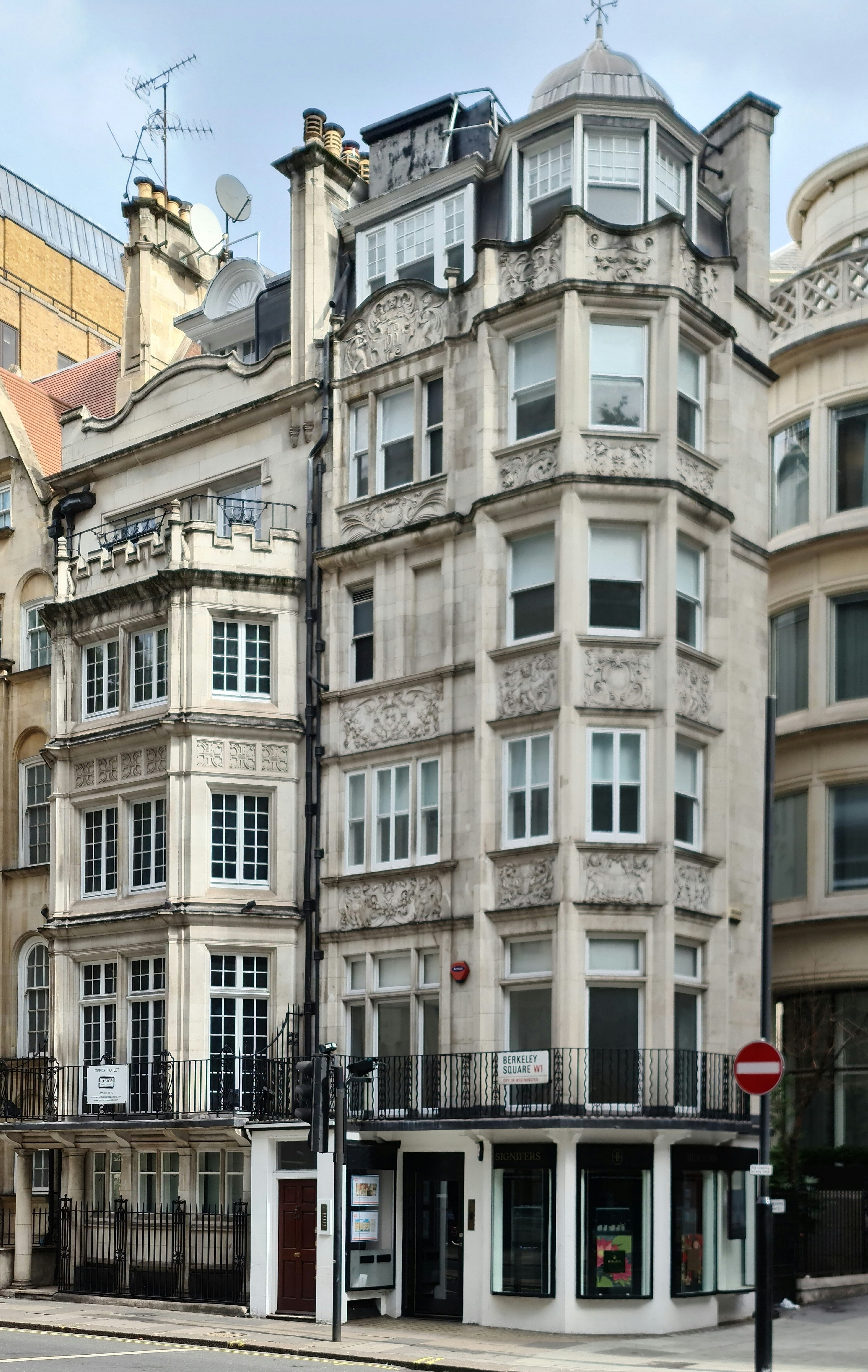 Estate agents in Mayfair, London W1: where to find them