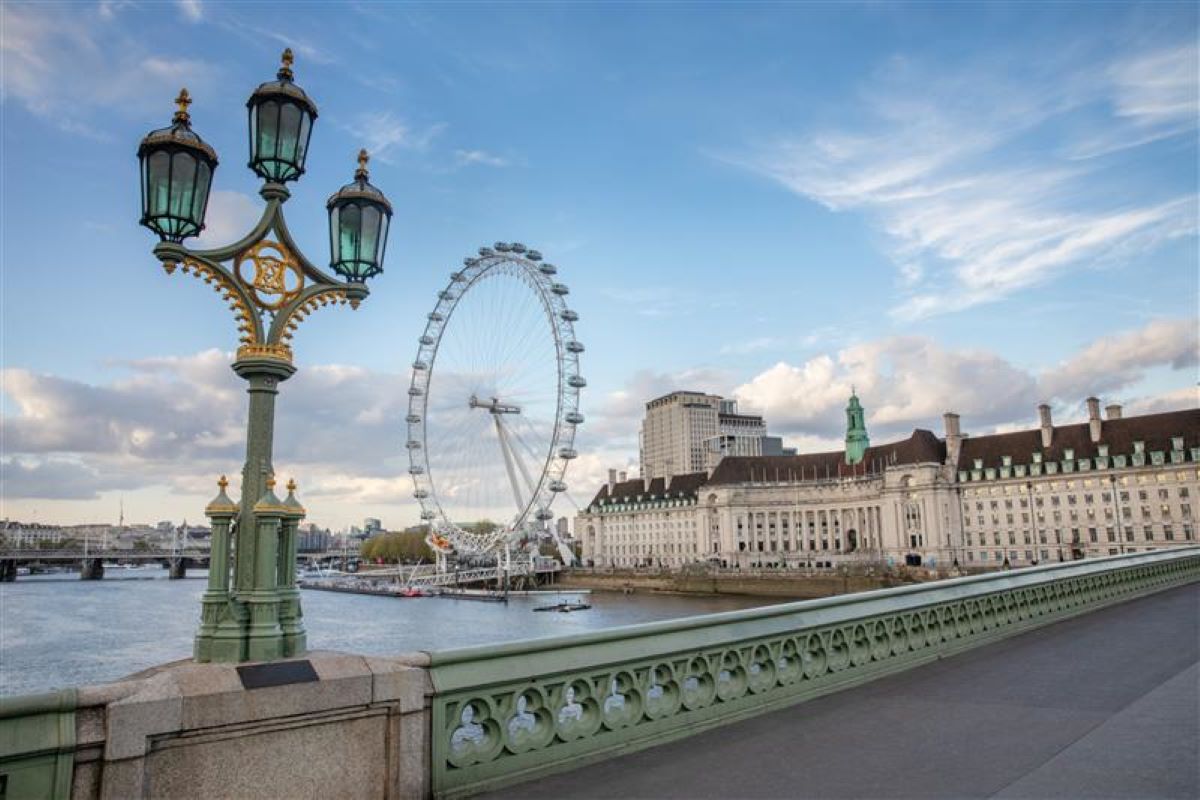 Mayfair's Hotel Giants Face Middle East Visitor Drought